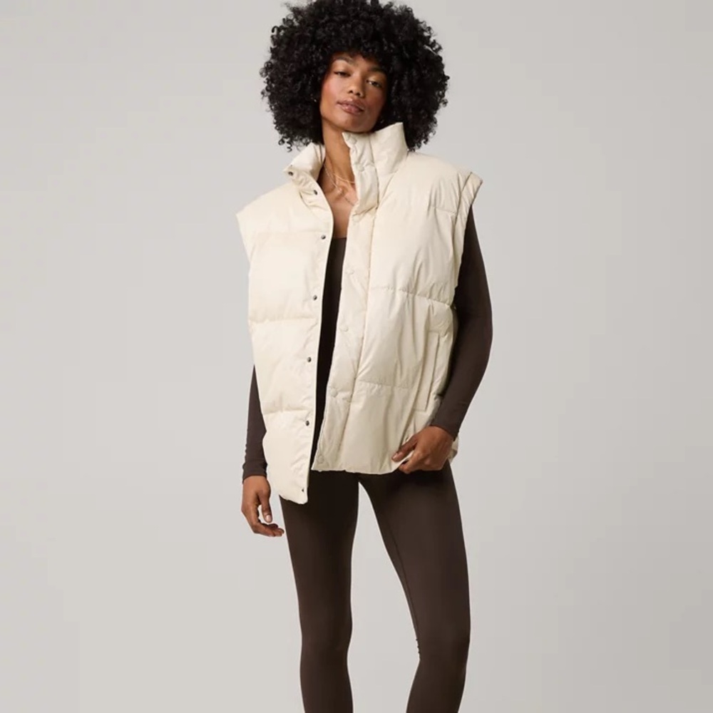 Aerie Offline Beige Puff Love Vest. XL